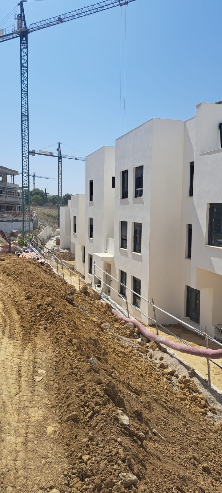 Bloques residenciales durante la obra